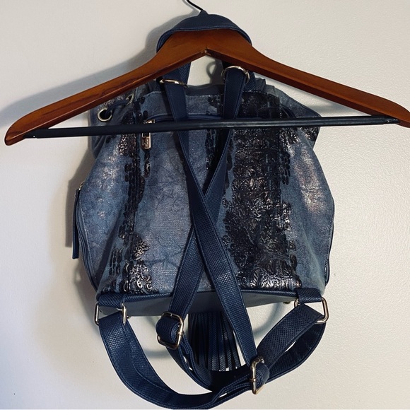 NWOT  Karla Hanson Eva Women's
RFID Blocking Blue Convertible Backpack - Picture 3 of 12